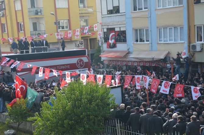 MHP LİDERi DEVLET BAHÇELİ AKHİSARLILAR İLE BULUŞTU